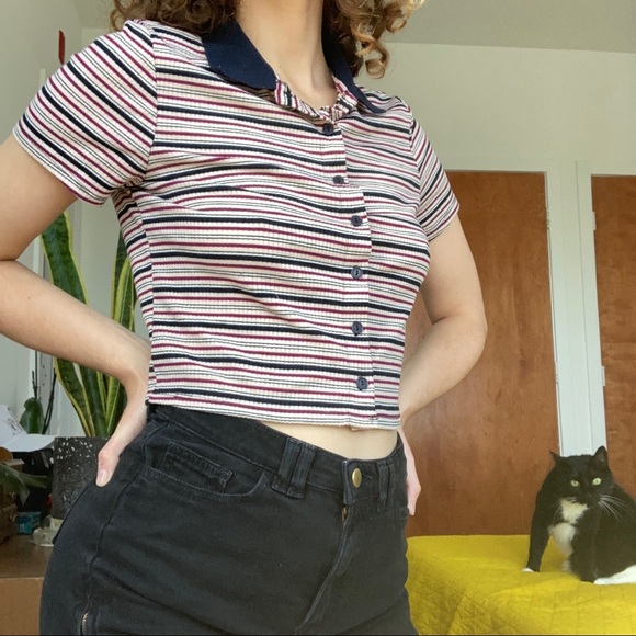 Striped Collar Crop Top ☀️ - Picture 2 of 4
